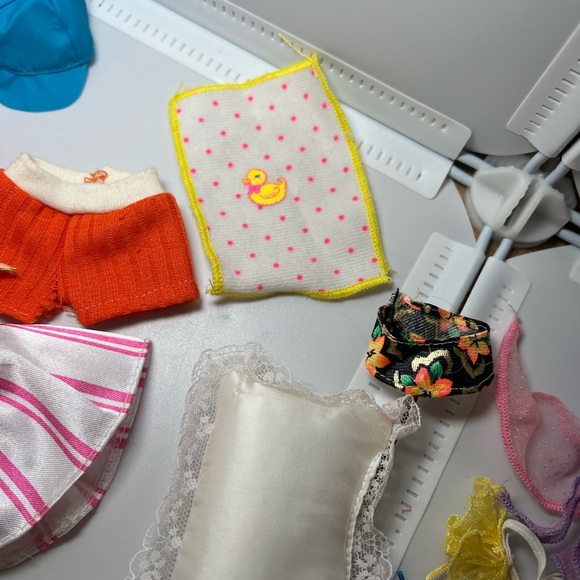Vintage Mattel Barbie Clothing Accessory Lot Skirts Socks Hats Hawaiian Pillow - Picture 4 of 11
